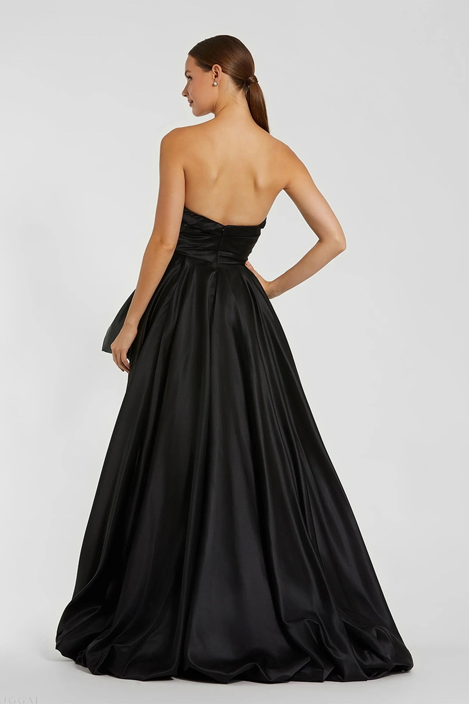 GOWN RED EMERALD BLACK
