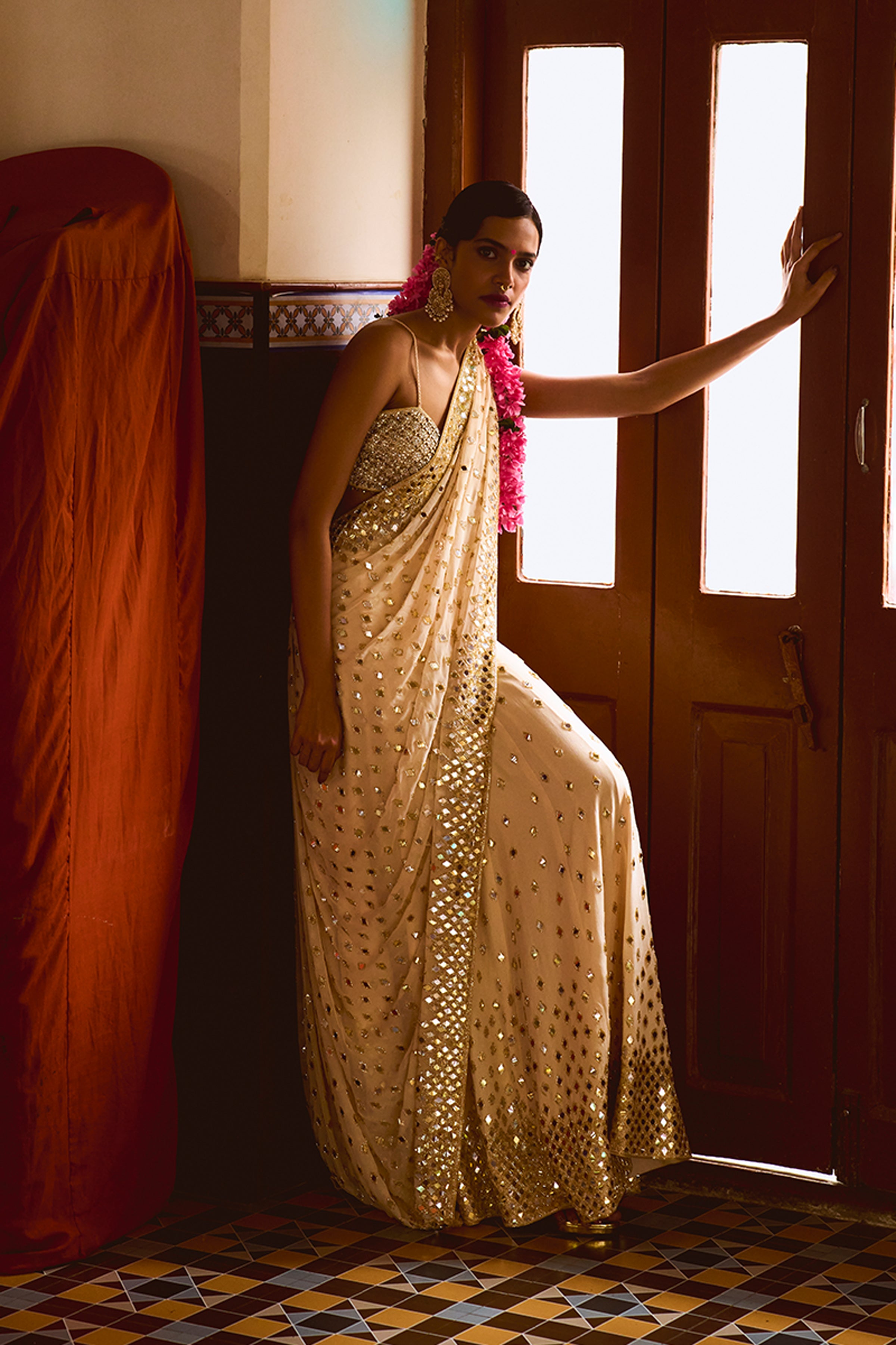 ANUSHKA KHANNA DRAPE SAREE BLOUSE BEIGE