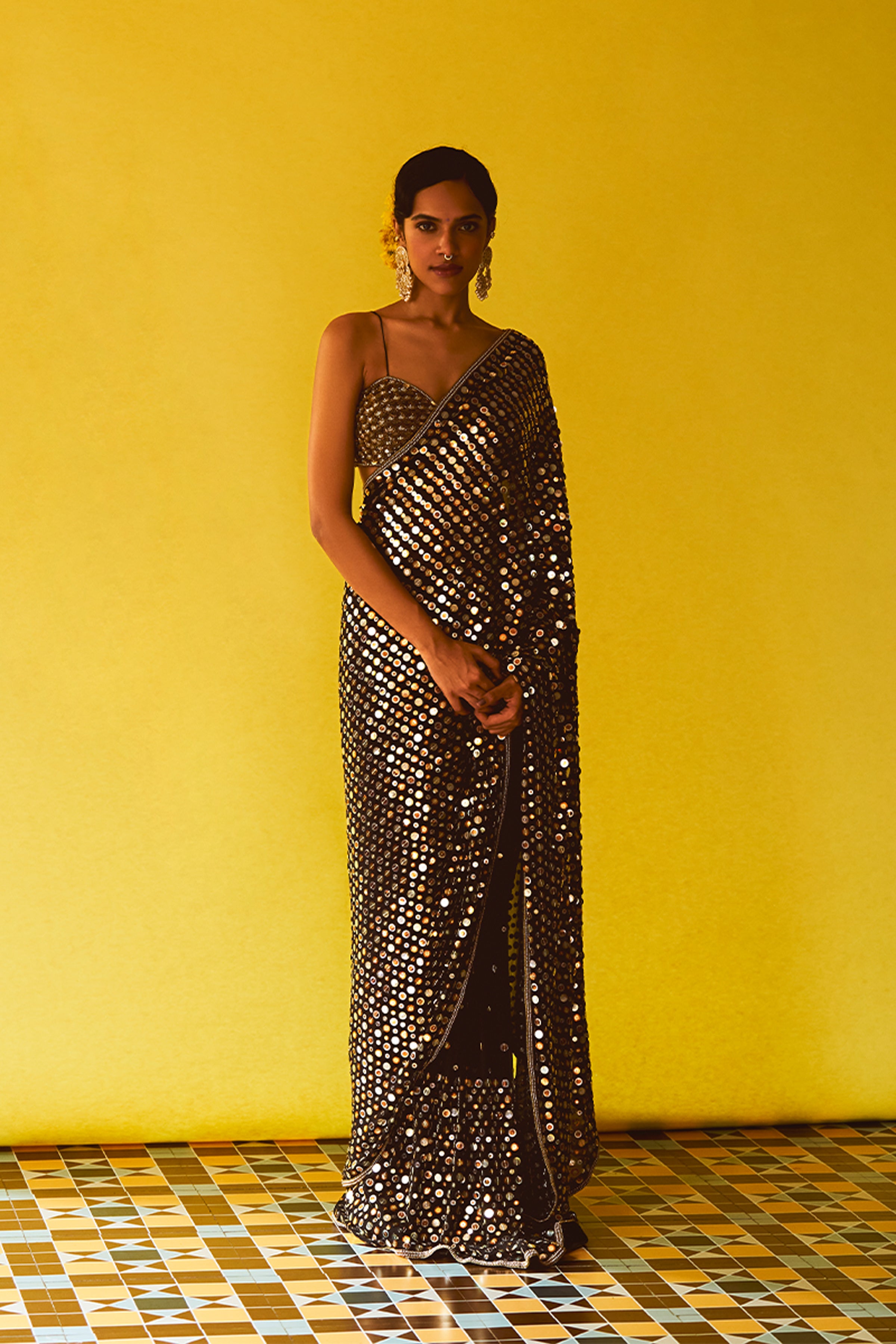 ANUSHKA KHANNA DRAPE SAREE BLOUSE SL FAB BLACK