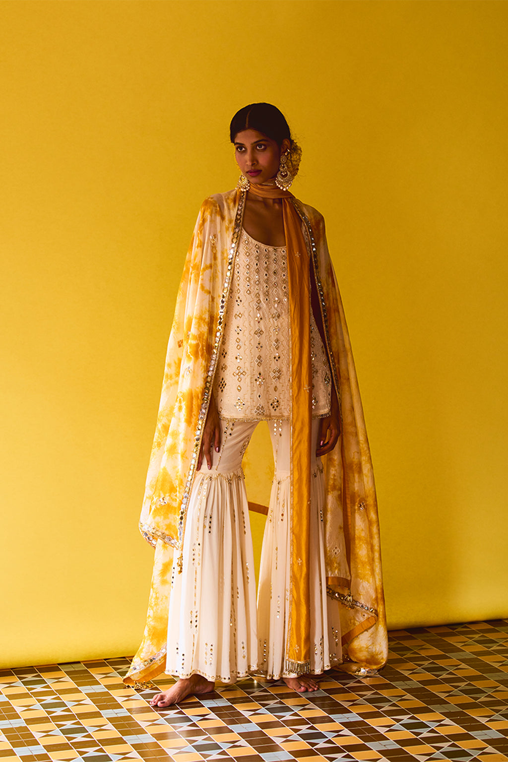 ANUSHKA KHANNA KURTA GARARA DUPATTA CREAM