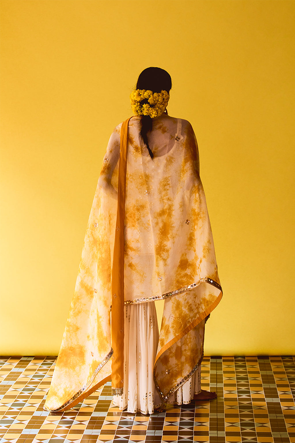 ANUSHKA KHANNA KURTA GARARA DUPATTA CREAM