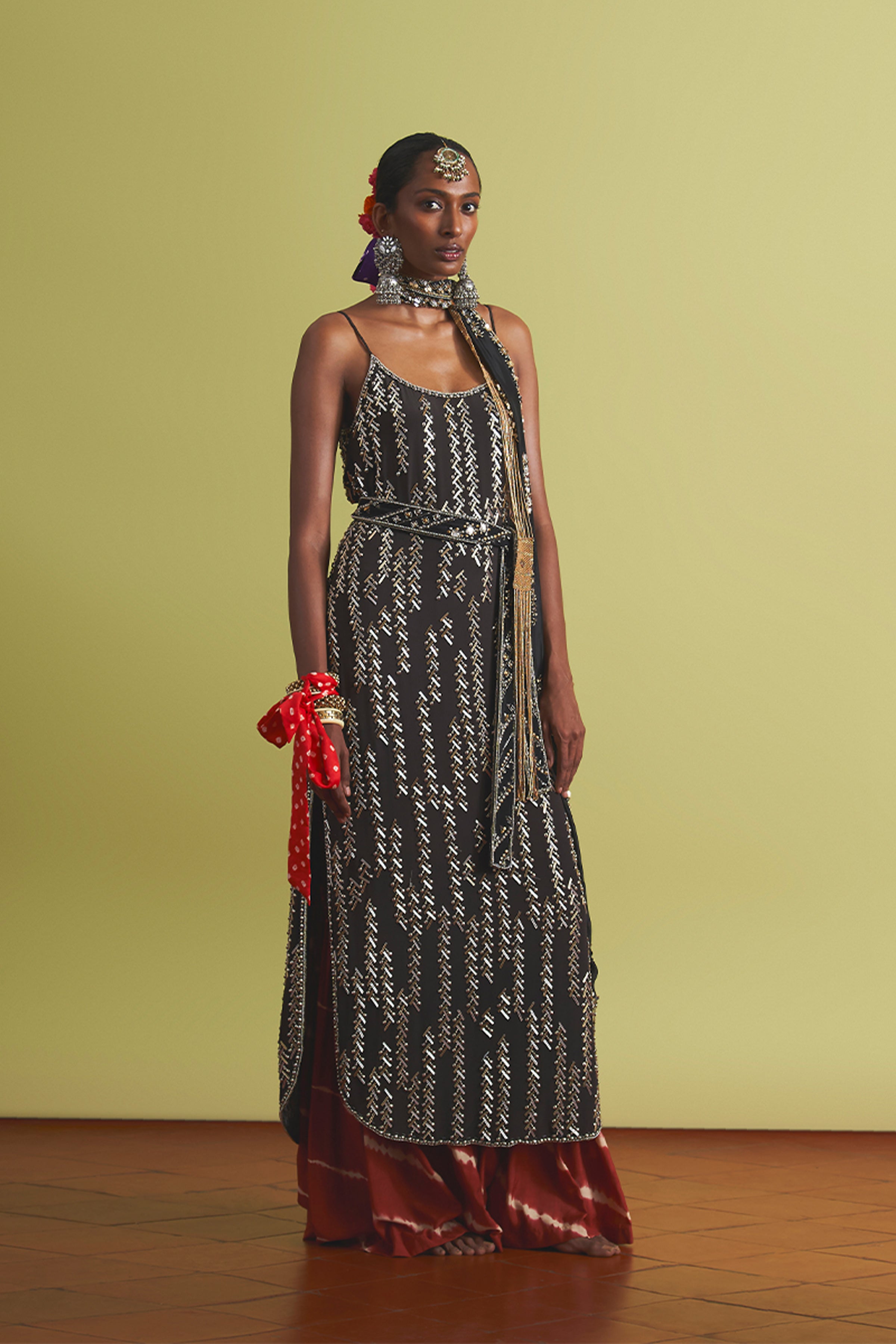 ANUSHKA KHANNA KURTA GHARARA BELT STOLE BLACK BURGANDY