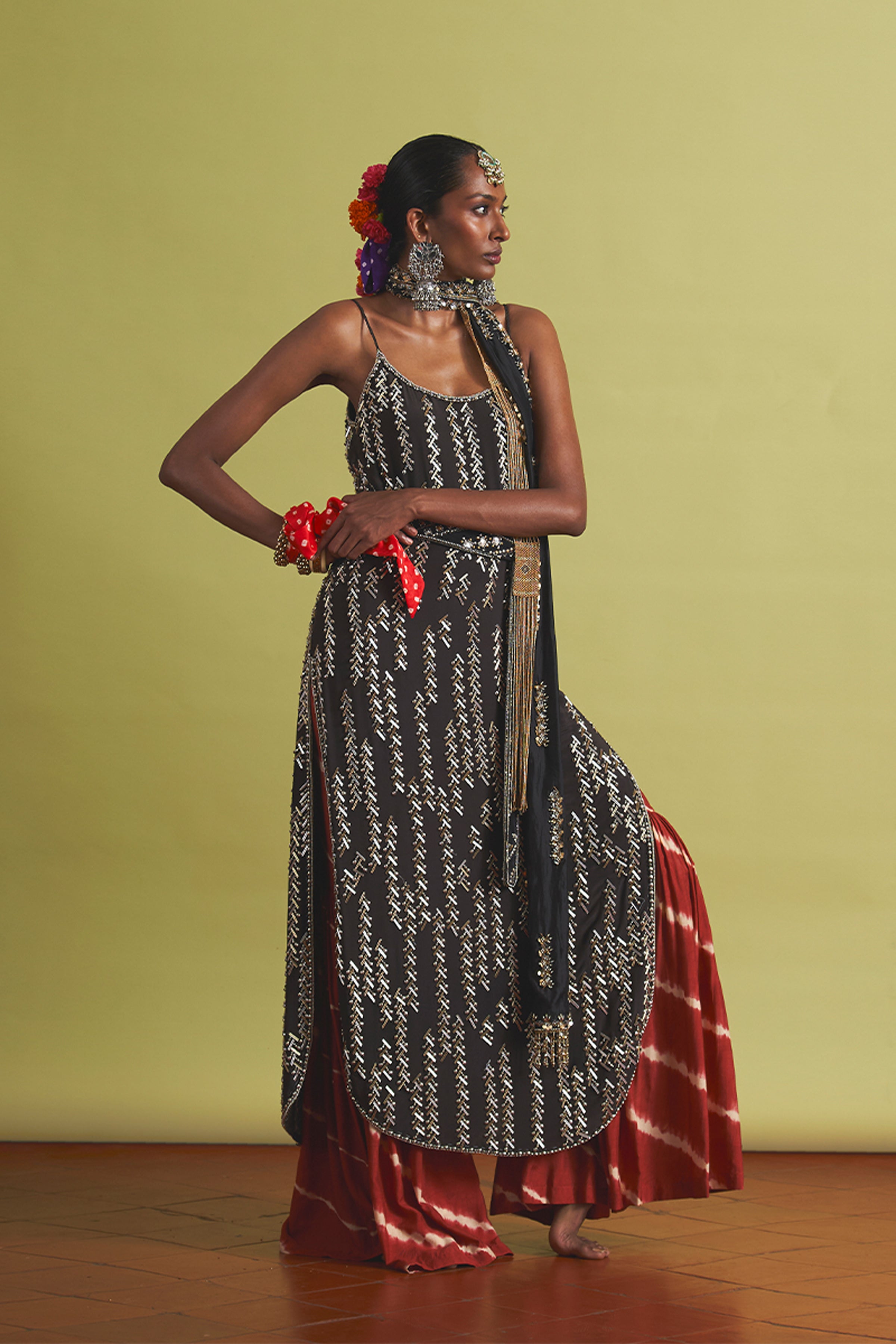 ANUSHKA KHANNA KURTA GHARARA BELT STOLE BLACK BURGANDY