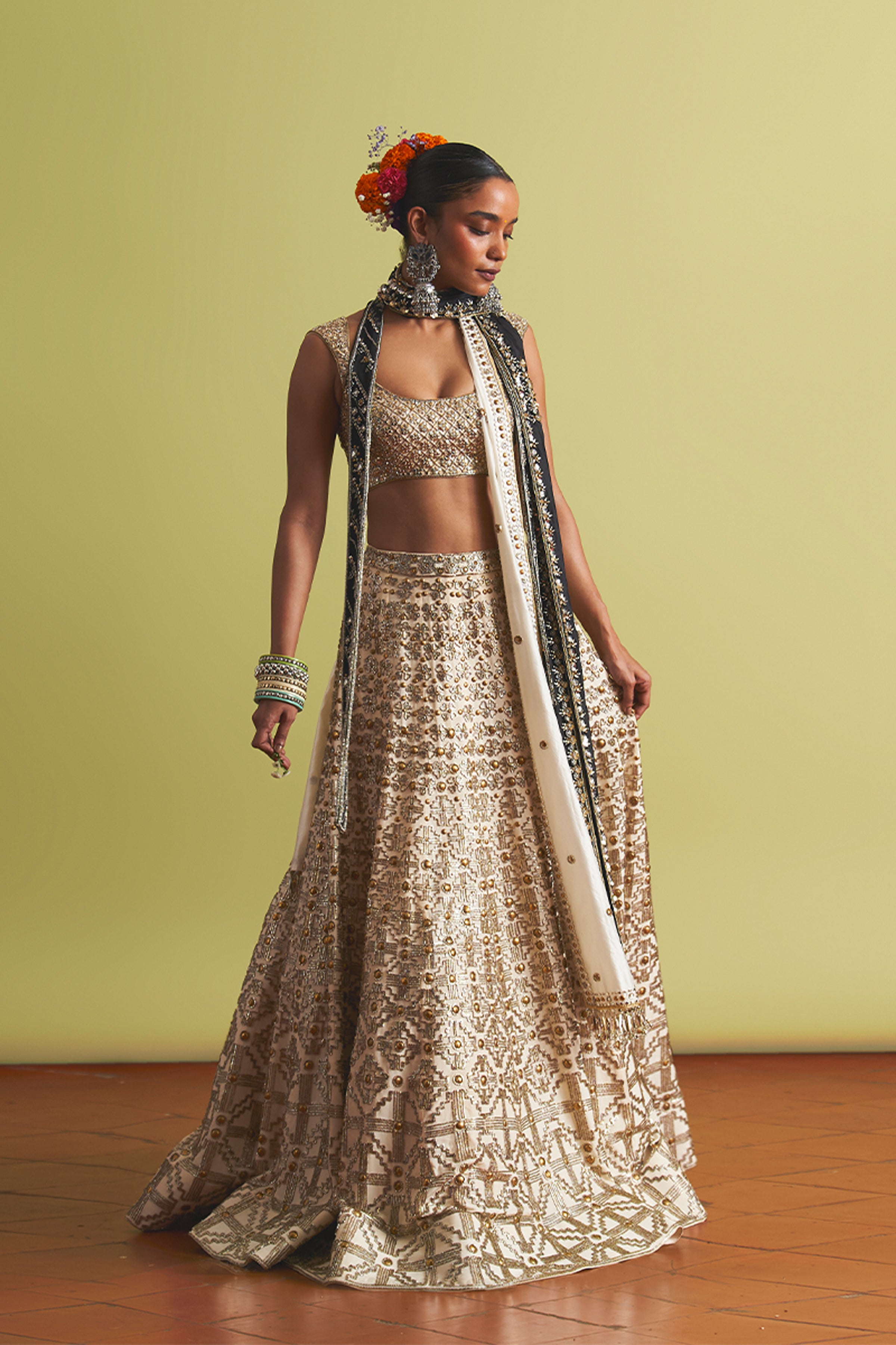 ANUSHKA KHANNA LEHENGA BLOUSE DUPATTA IVORY