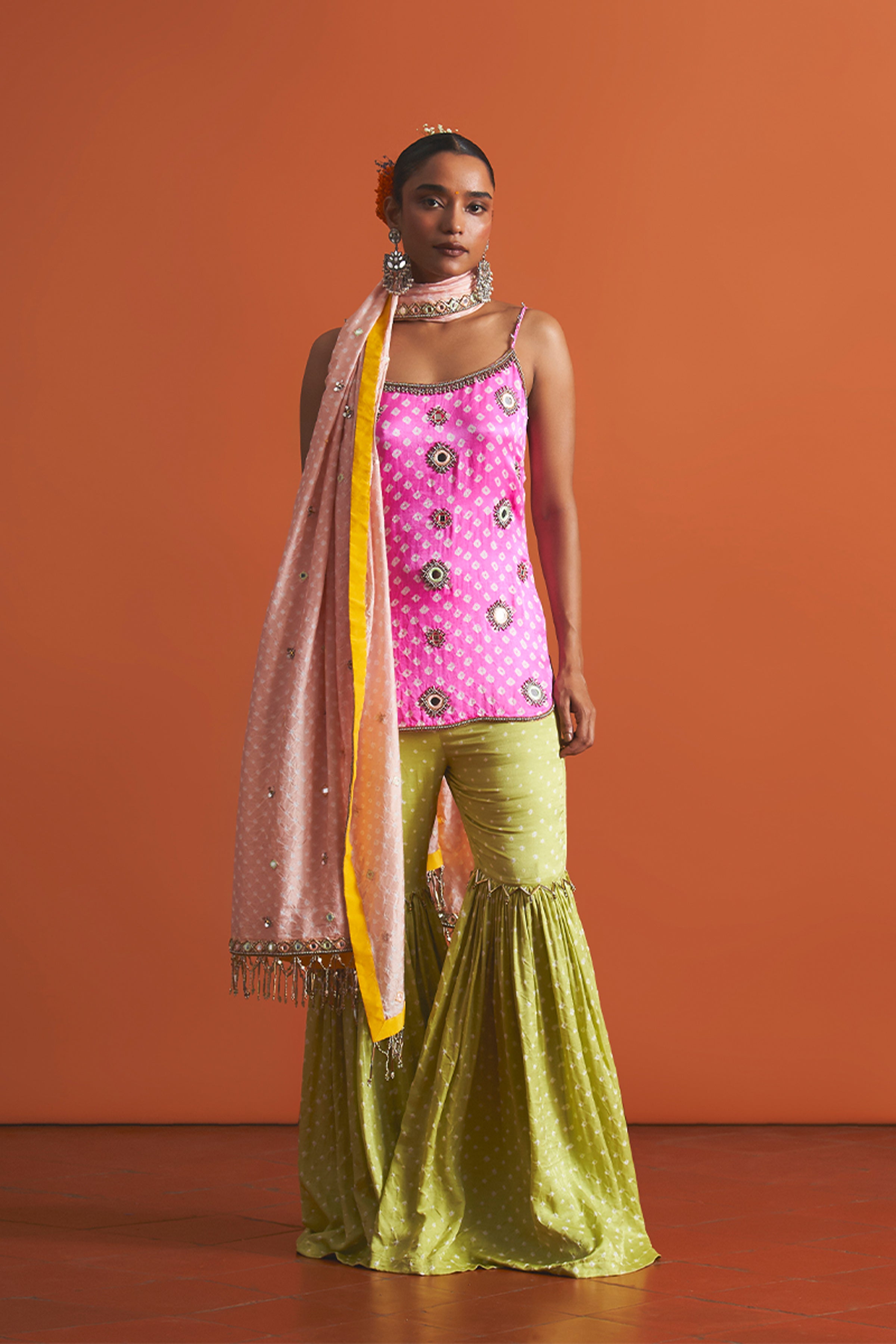 ANUSHKA KHANNA SHARARA KURTA DUPATTA NEON PINK