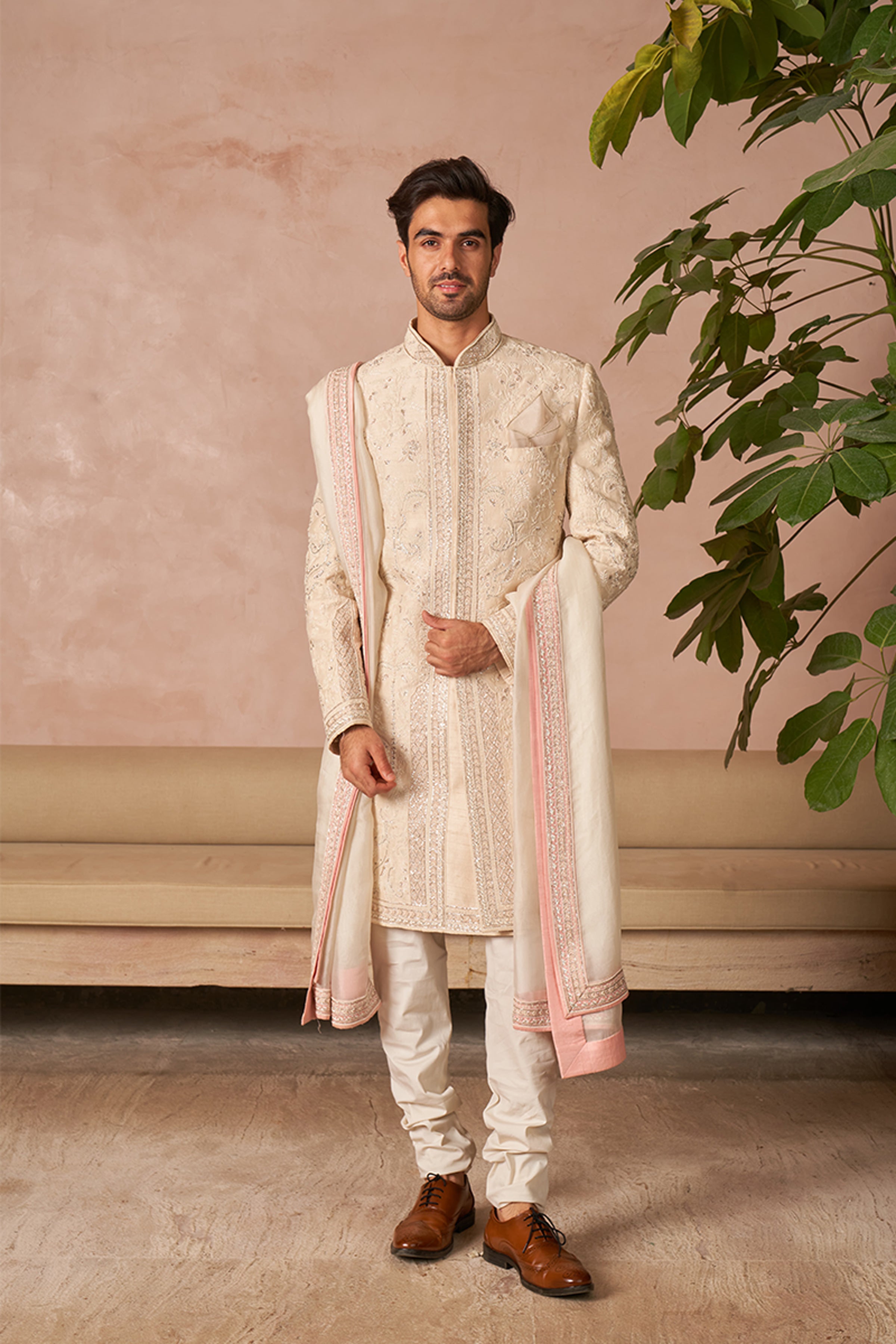 ANUSHREE REDDY SHR KUR STOLE TR IVORY