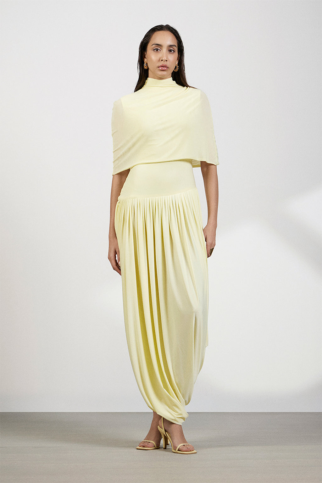 GOWN CAPE BUTTER YELLOW