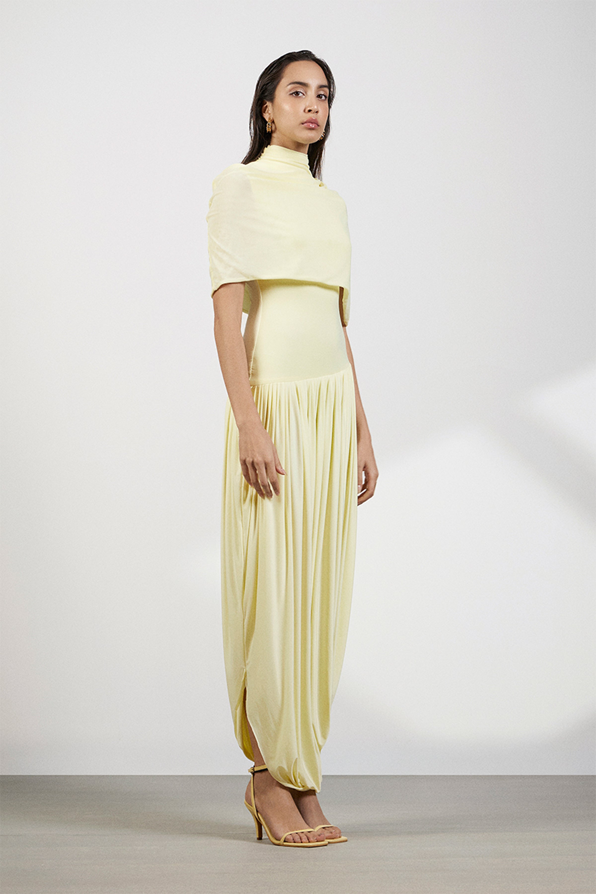 GOWN CAPE BUTTER YELLOW
