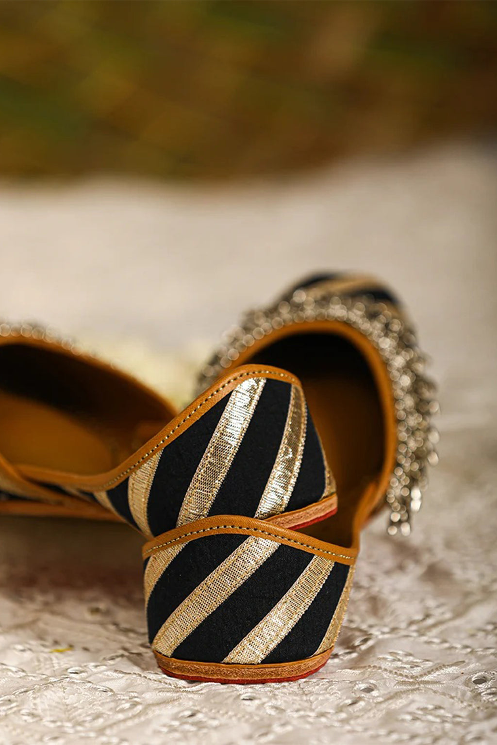 Jutti Devaka Black