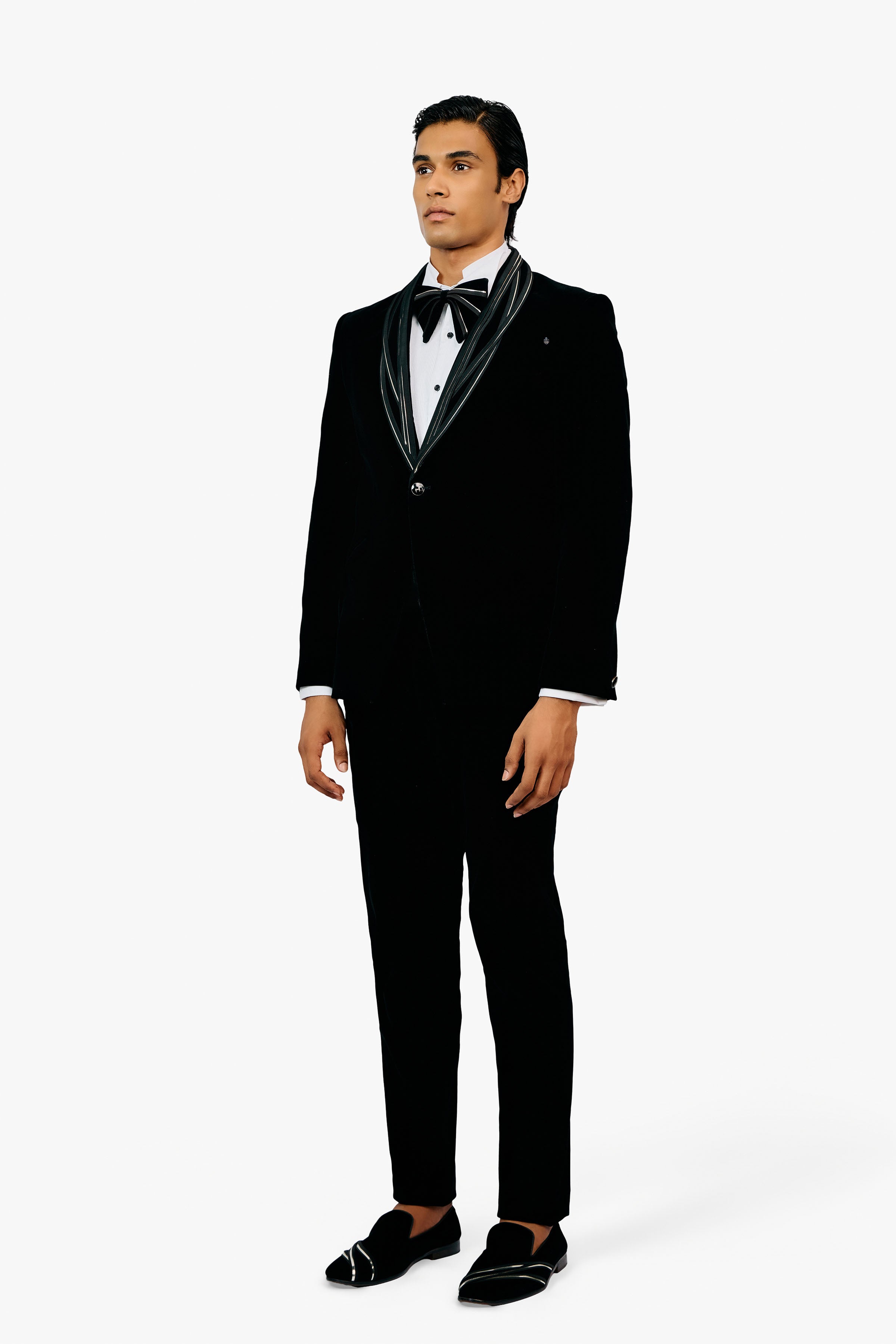 TUXEDO BLACK