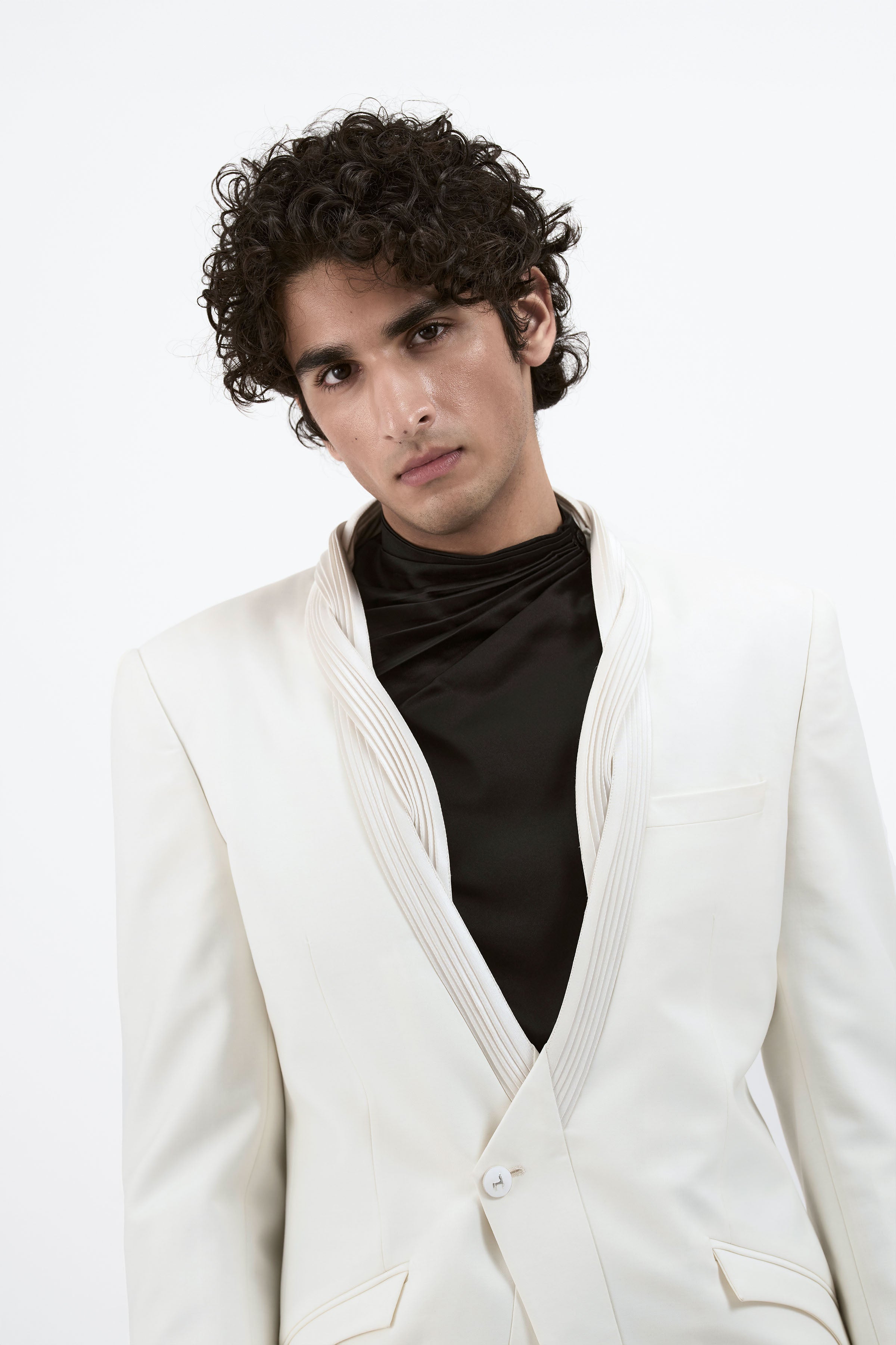 TUXEDO OFF WHITE