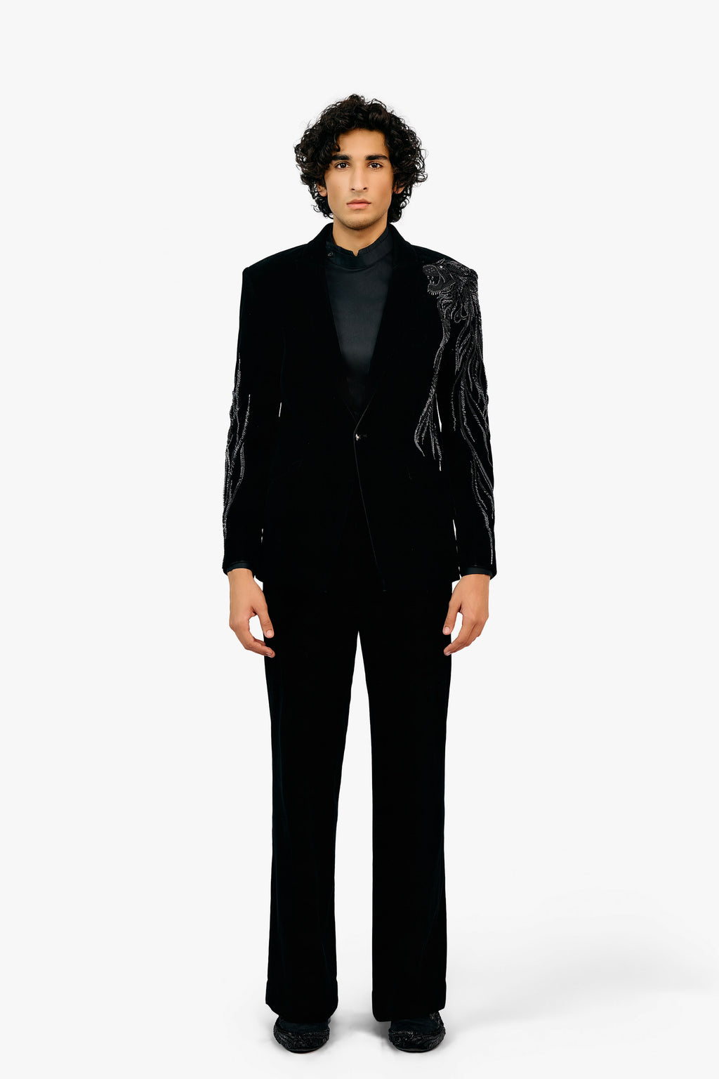 TUXEDO BLACK