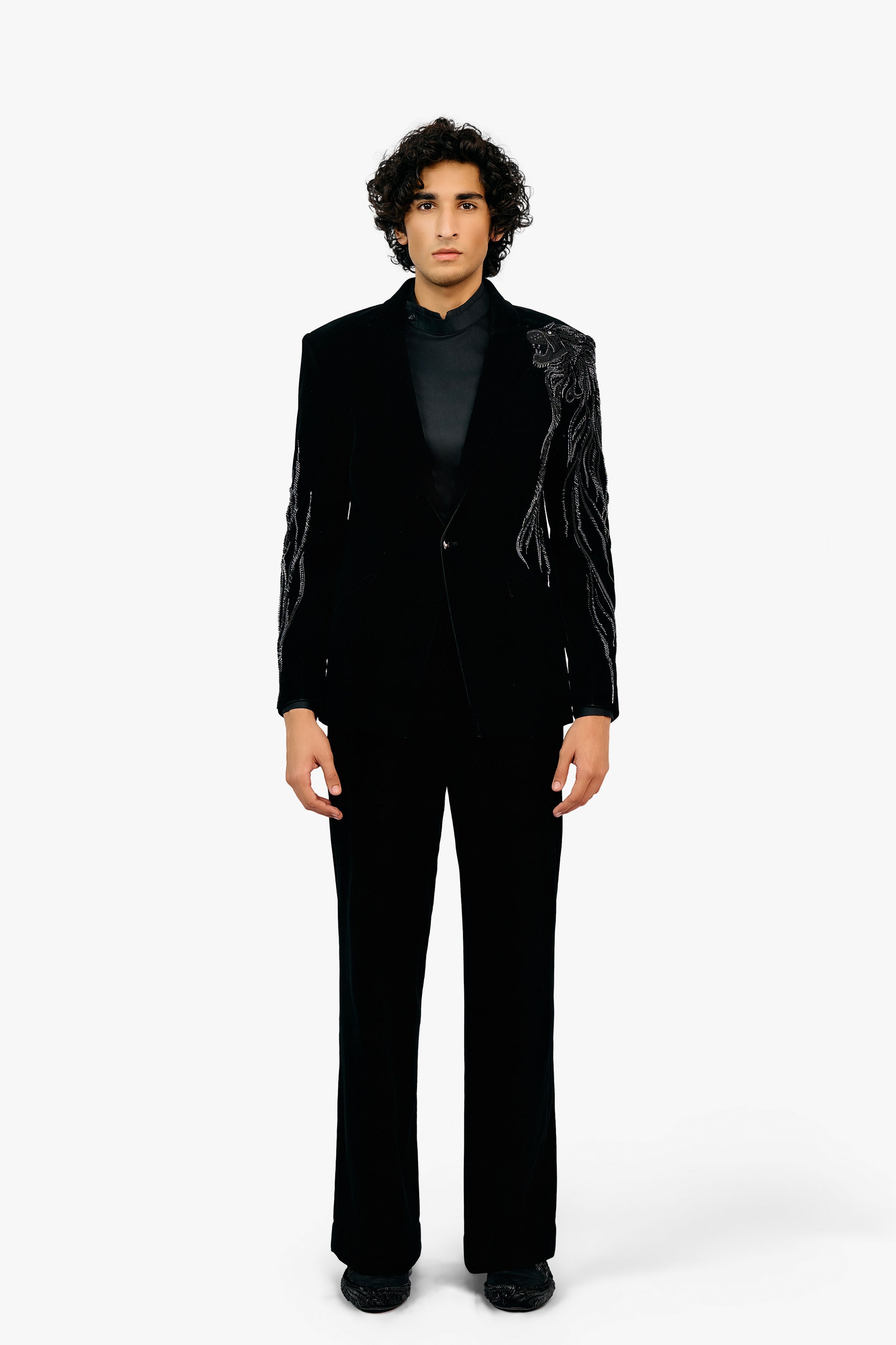 TUXEDO BLACK