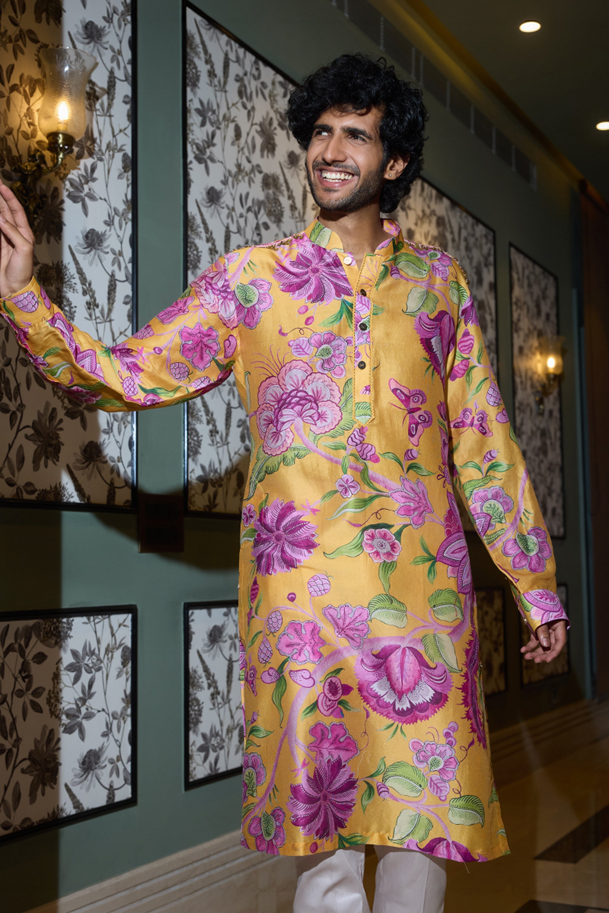 MAHIMA MAHAJAN KURTA PANT KESAR