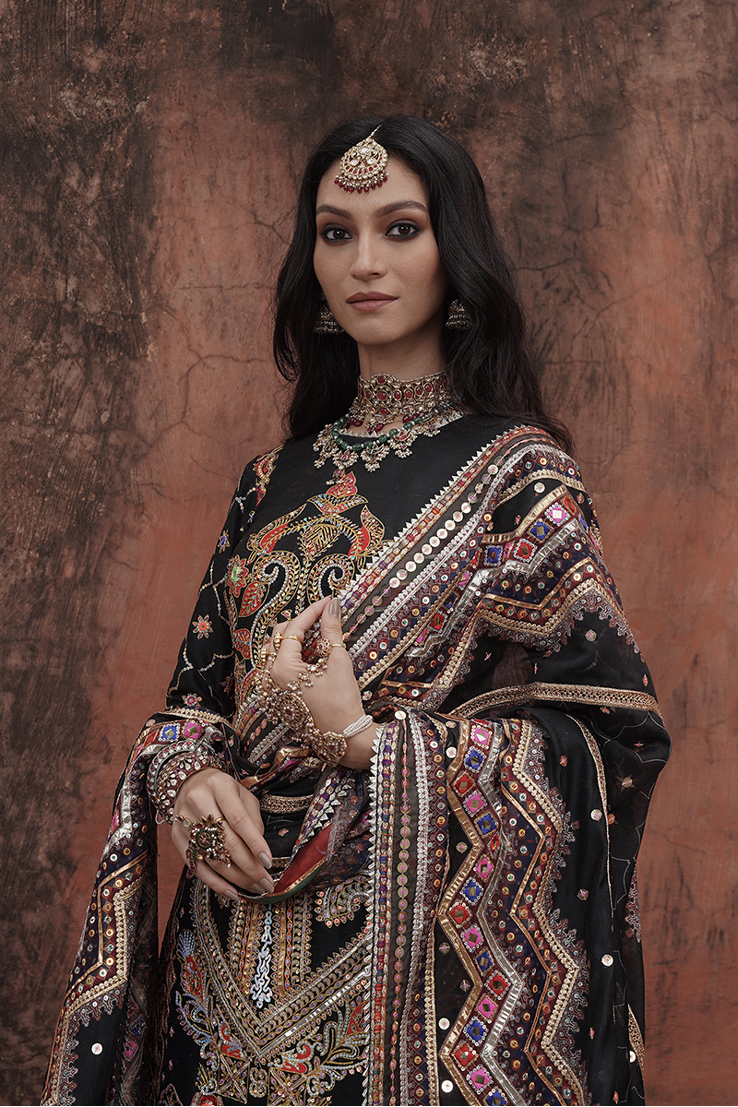 MAYYUR GIROTRA KURTA SALWAR DUPATTA BLACK