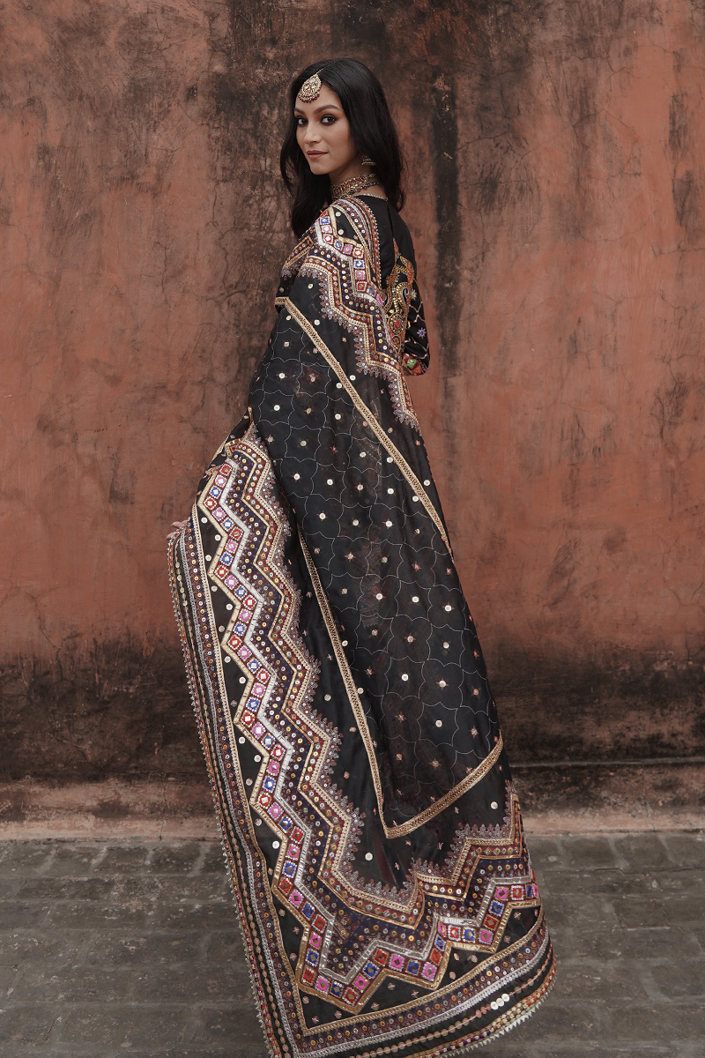 MAYYUR GIROTRA KURTA SALWAR DUPATTA BLACK