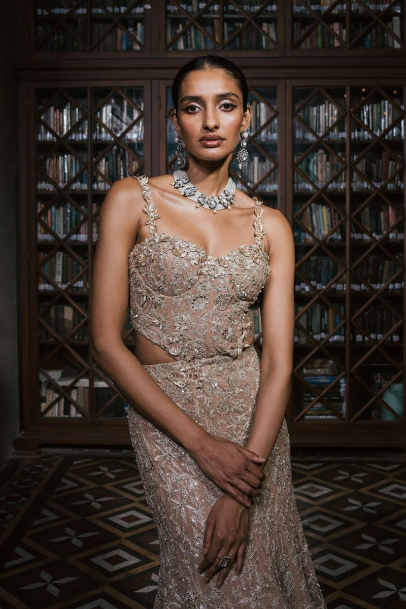 GOWN GOLD