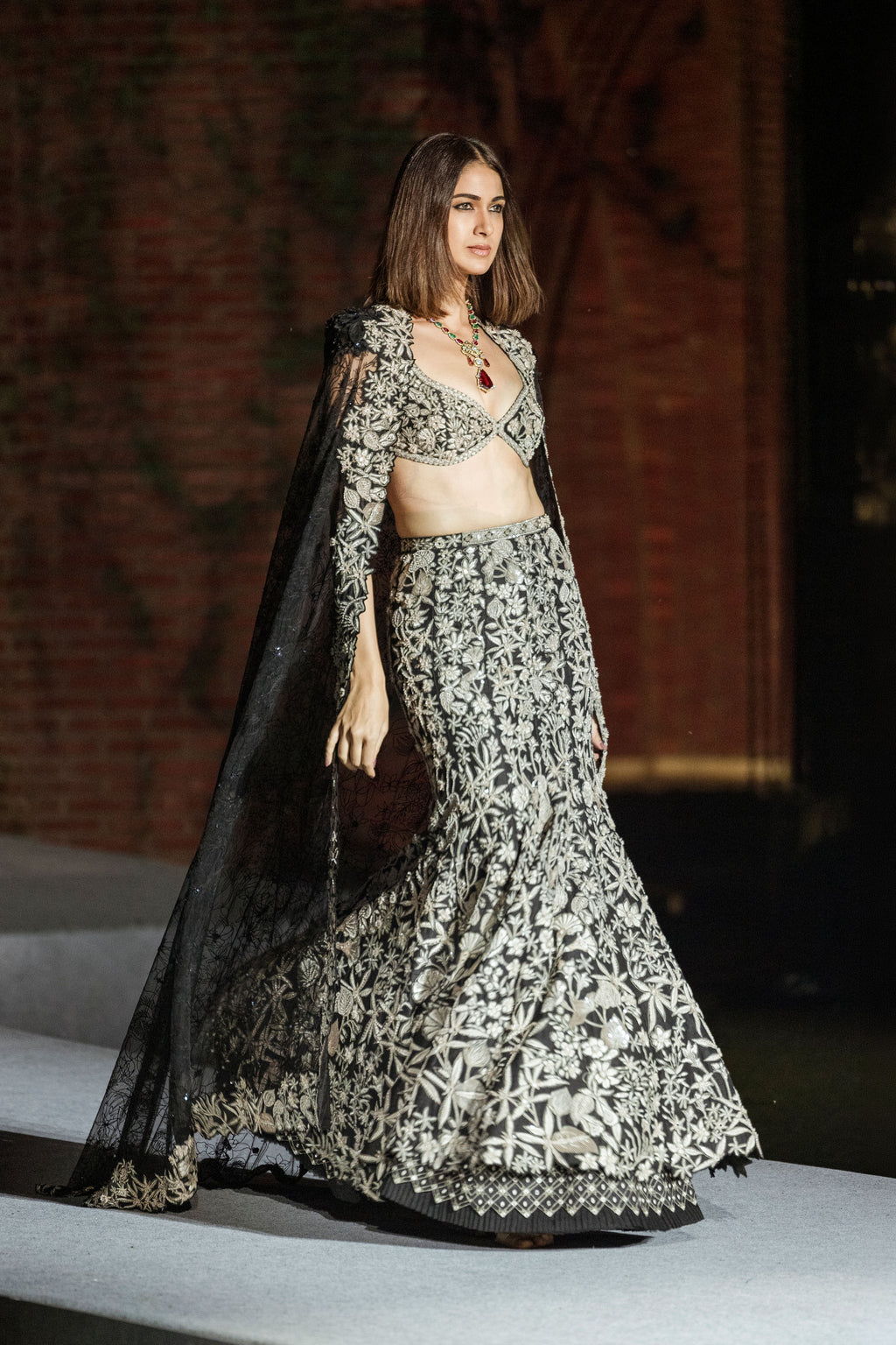 Lehenga Corset Cape Black