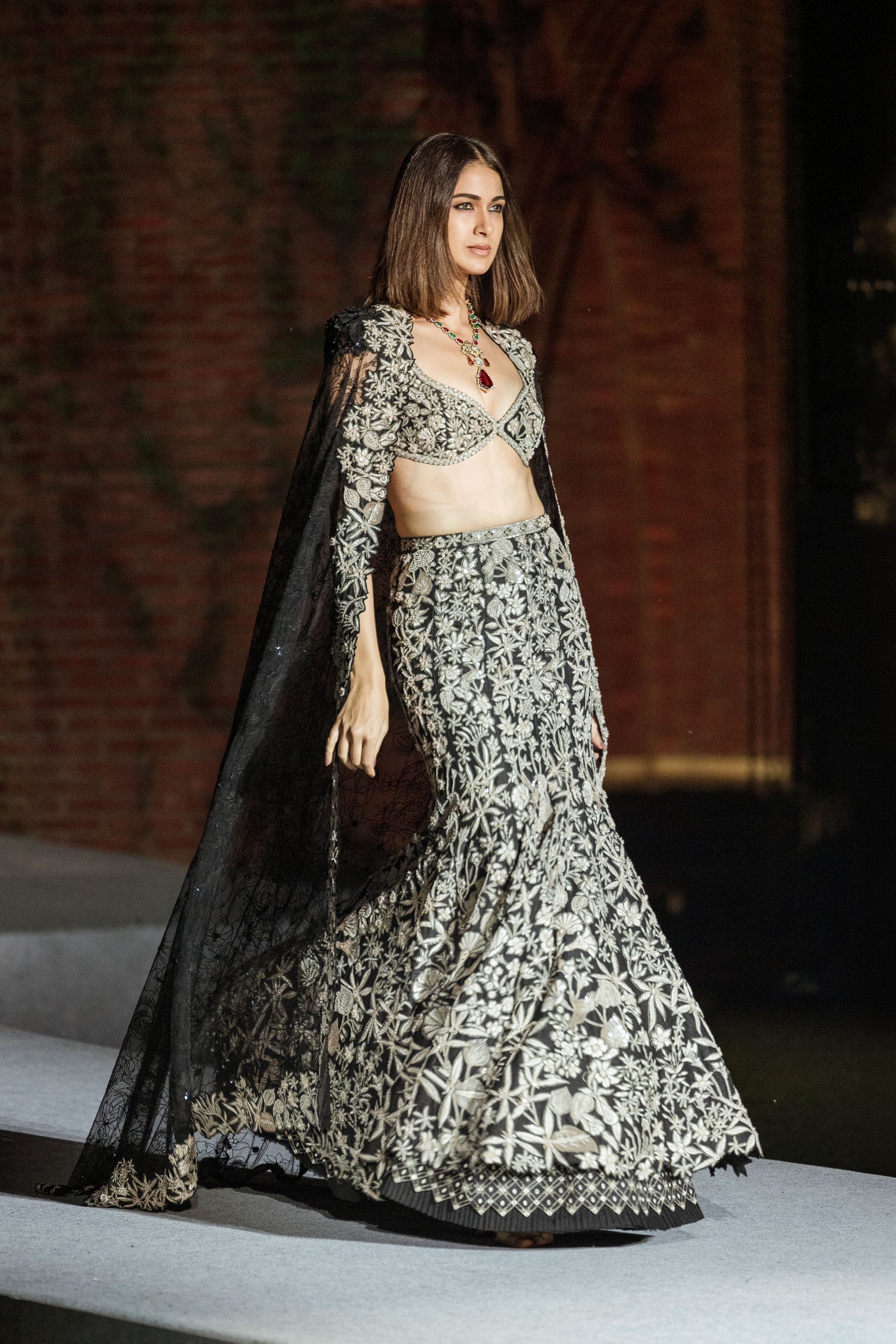 Lehenga Corset Cape Black