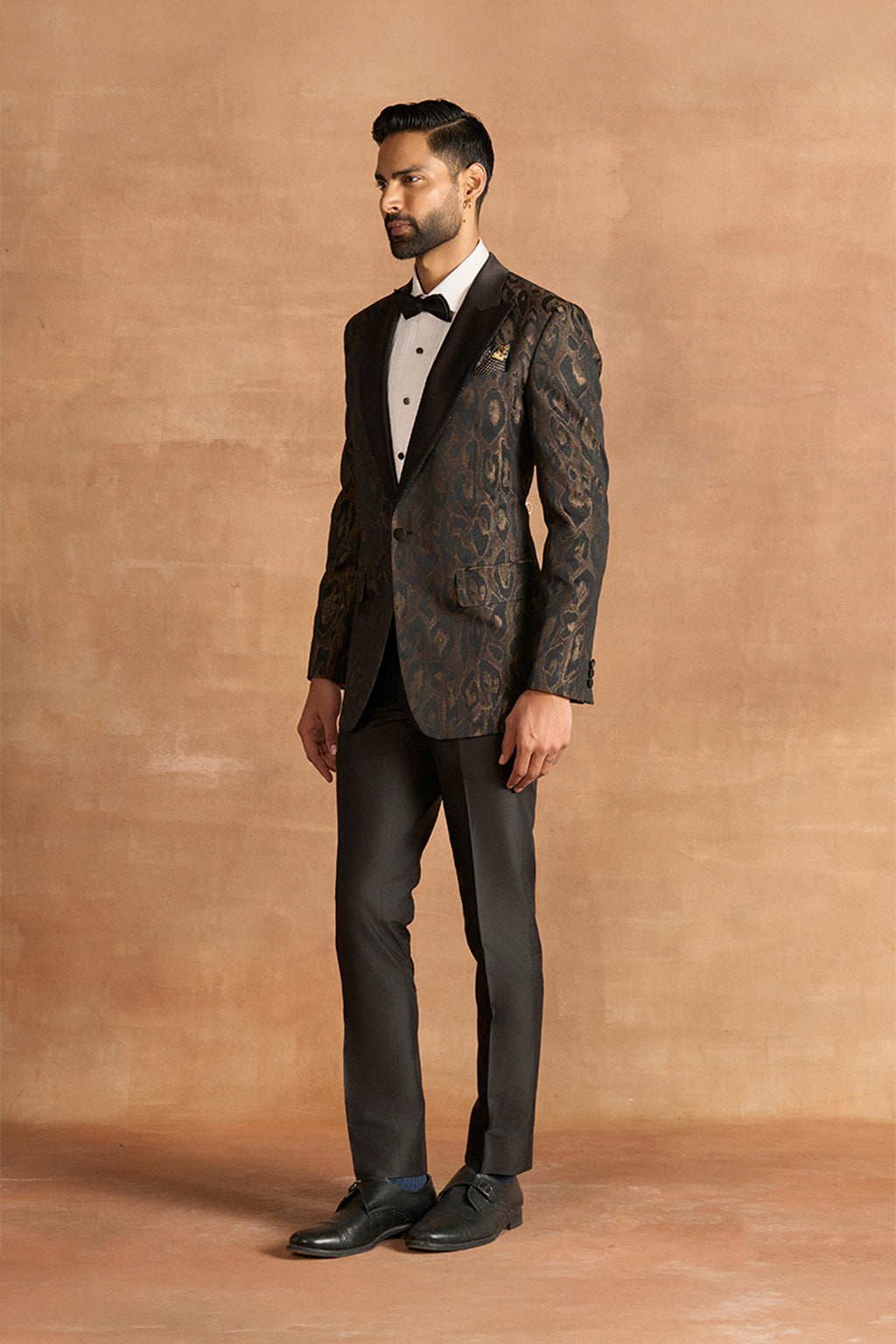 TUXEDO BLACK BROWN