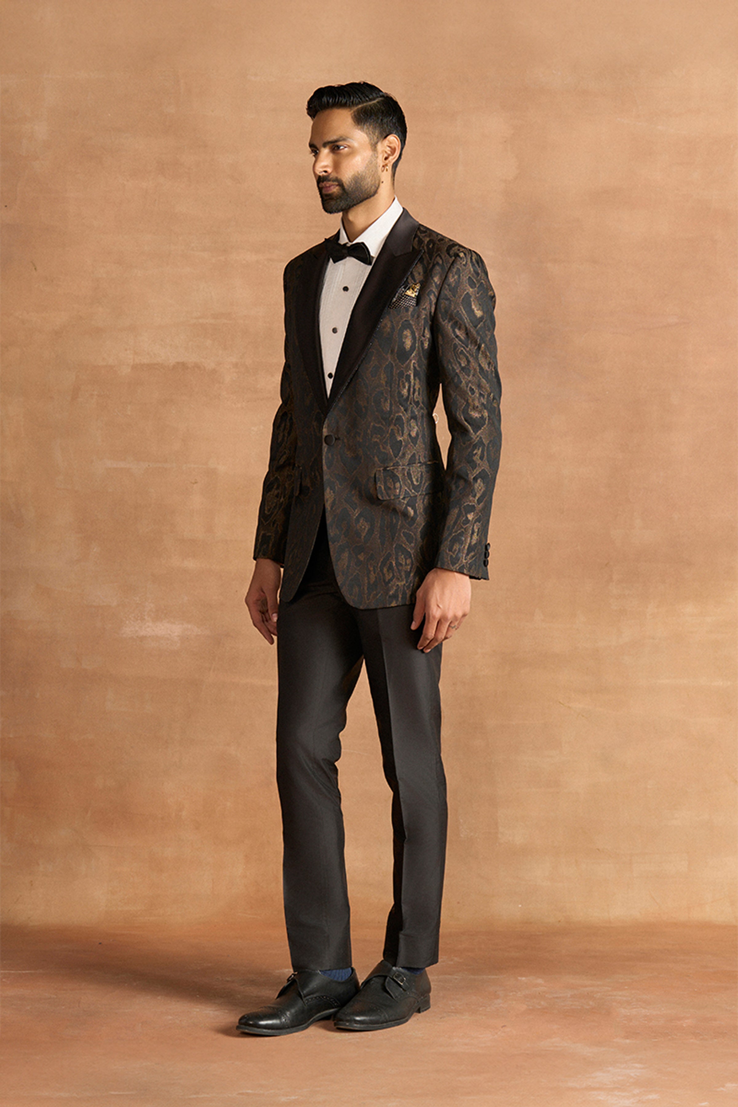 TUXEDO BLACK BROWN
