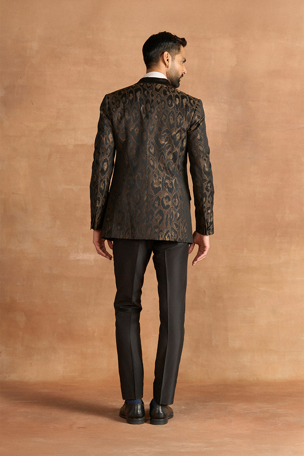 TUXEDO BLACK BROWN