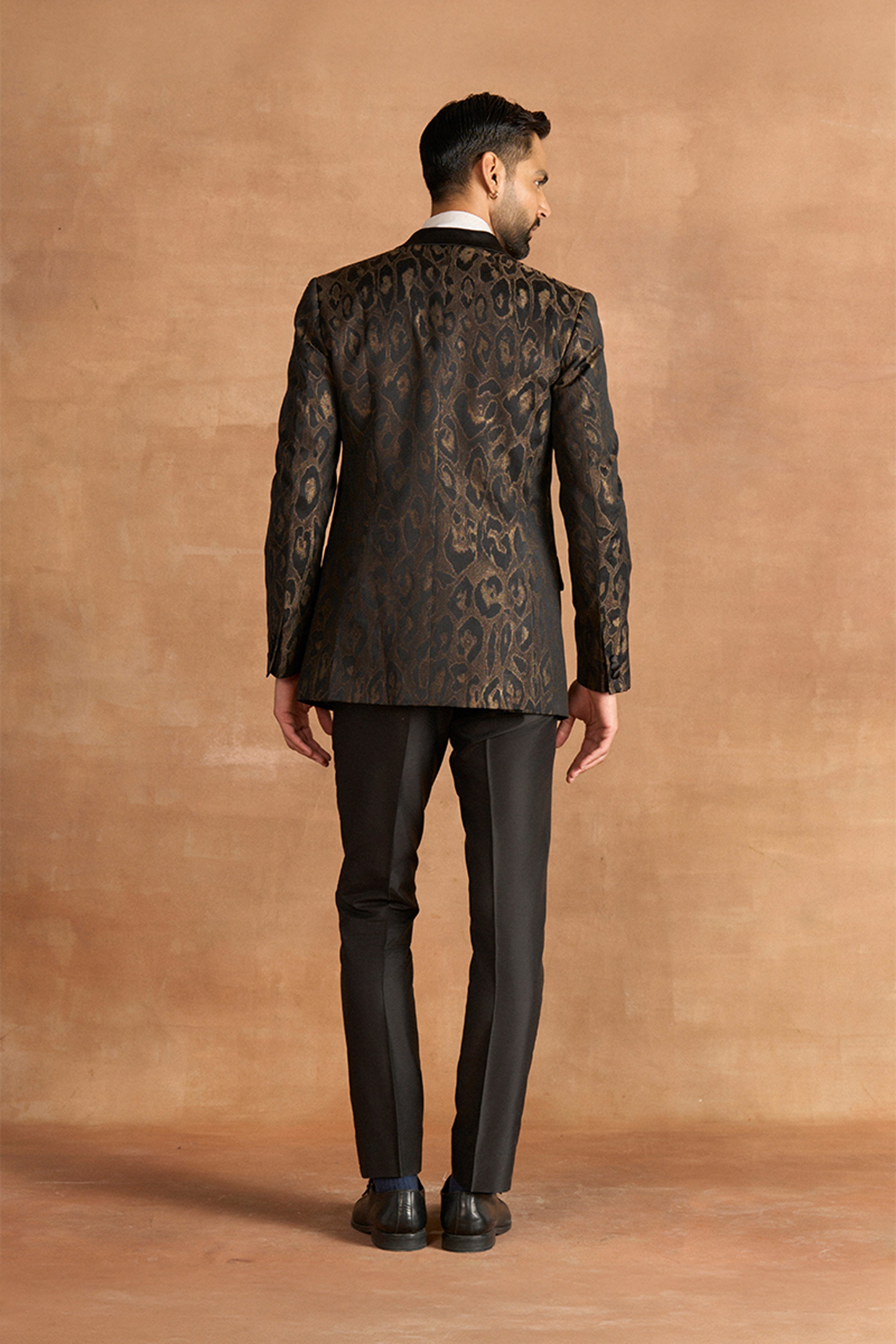 TUXEDO BLACK BROWN