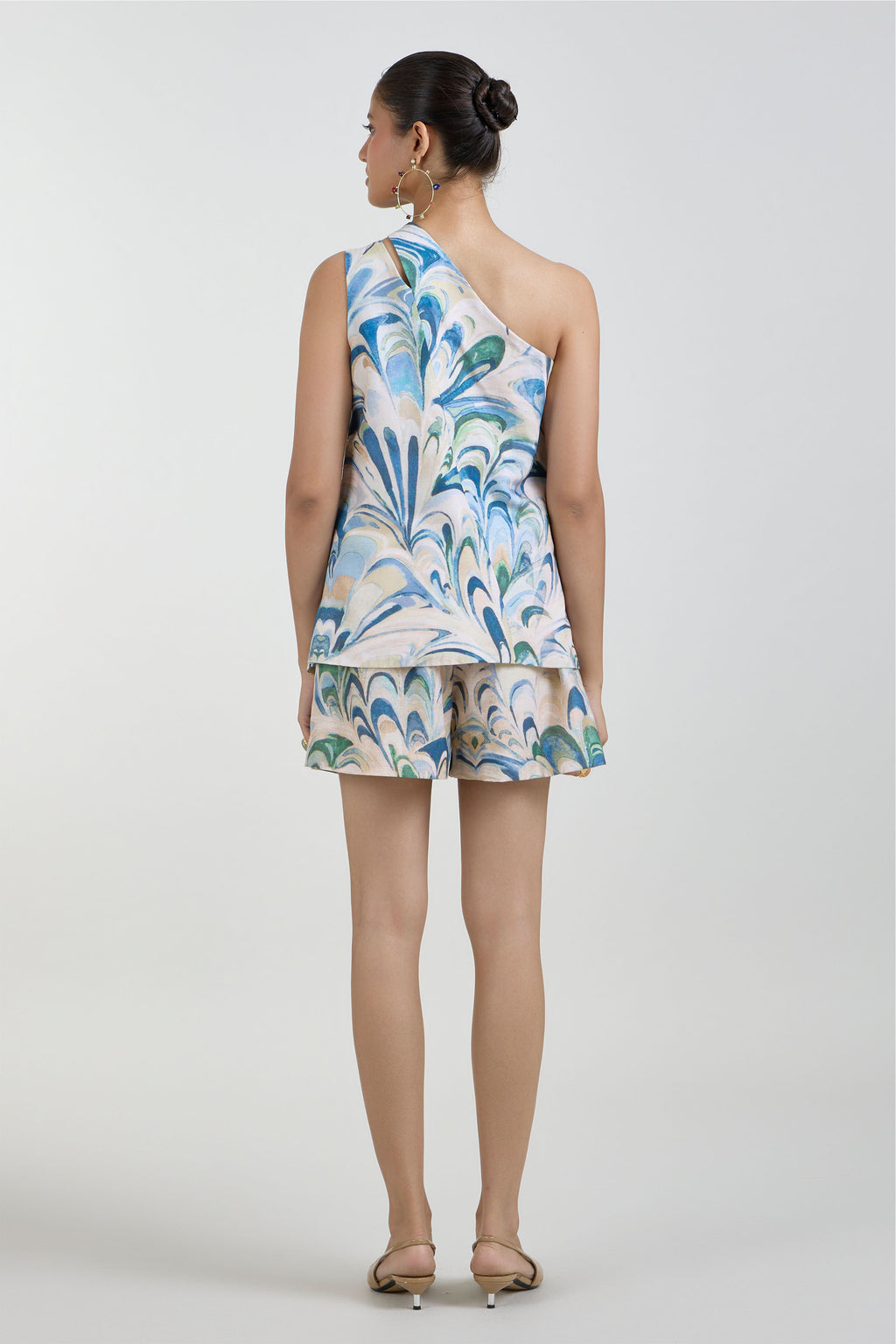 Shorts-Oneshoulder Top Beige-Green-Blue