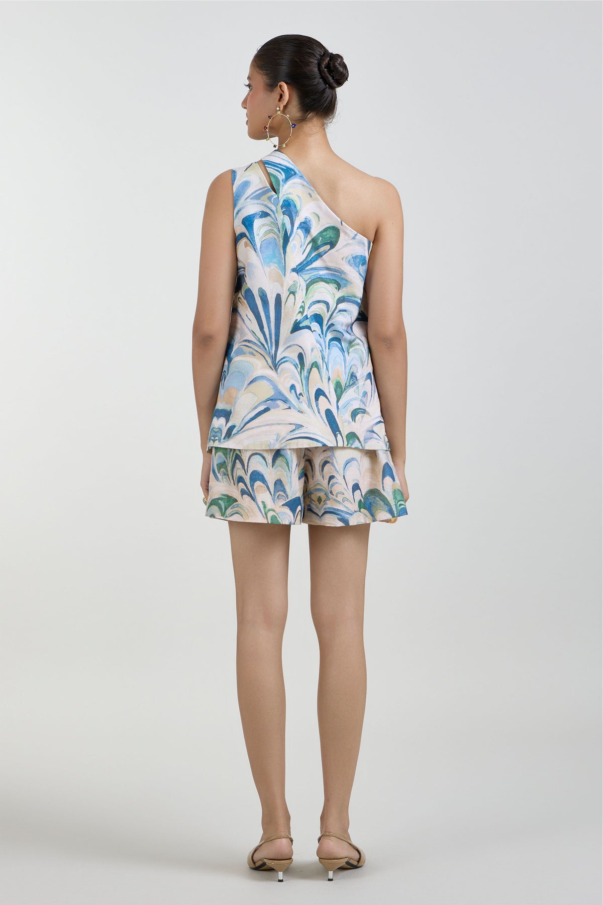 Shorts-Oneshoulder Top Beige-Green-Blue