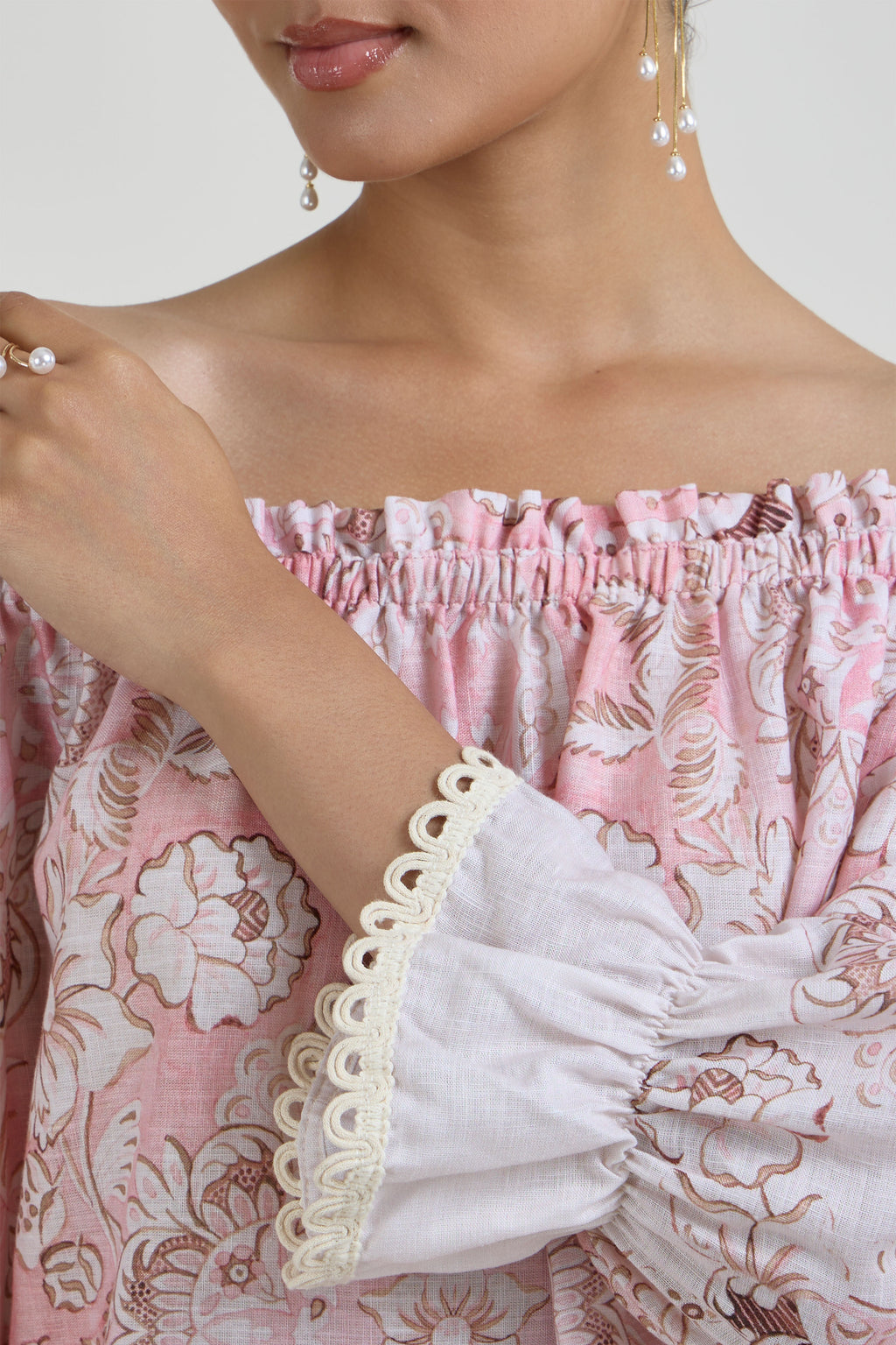 Shorts Off-Shoulder Top Pink-Brown-Ivory