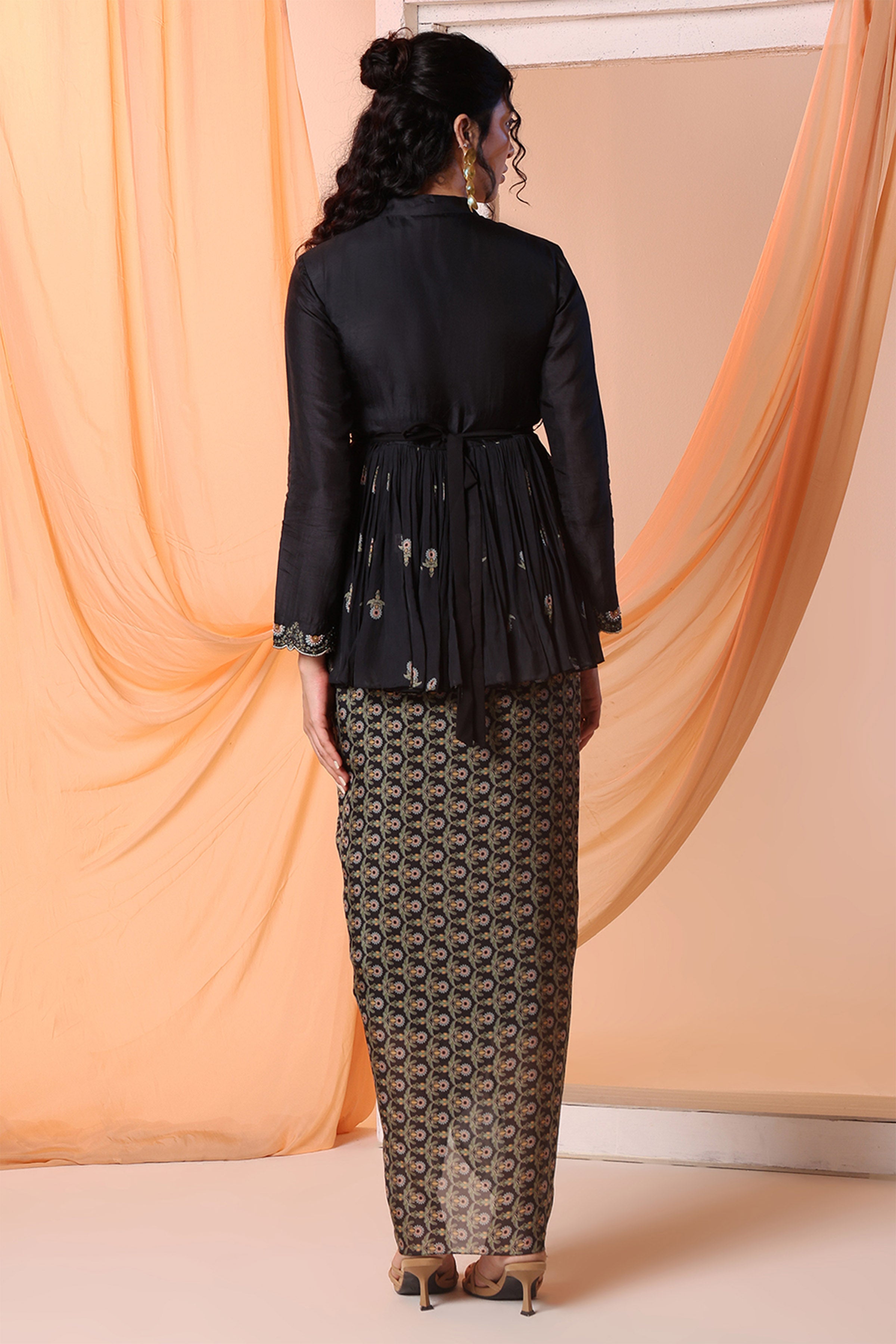 Top Drape Skirt Belt Black